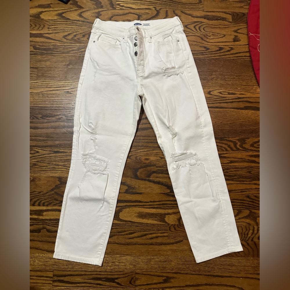 Old Navy women’s sky-high straight white jeans